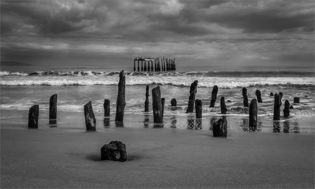 Gloomy Beach Scape - Rung Button